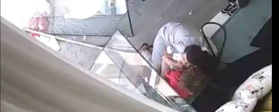 ام تنقذ ابنائها من انفجار بيروت