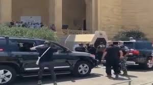 محتجون