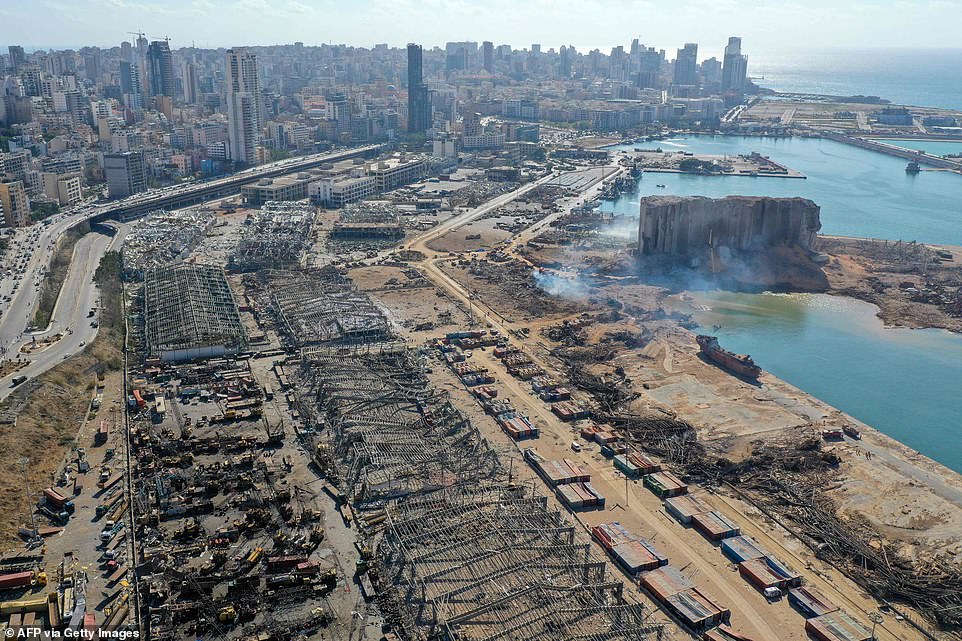 مرفأ لبنان بعد الدمار 