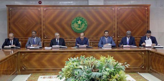 الحكومة الموريتانية تتقدم باستقالتها لـ الرئيس محمد ولد الغز الحكومة الموريتانية تتقدم باستقالتها لـ الرئيس محمد ولد الغز