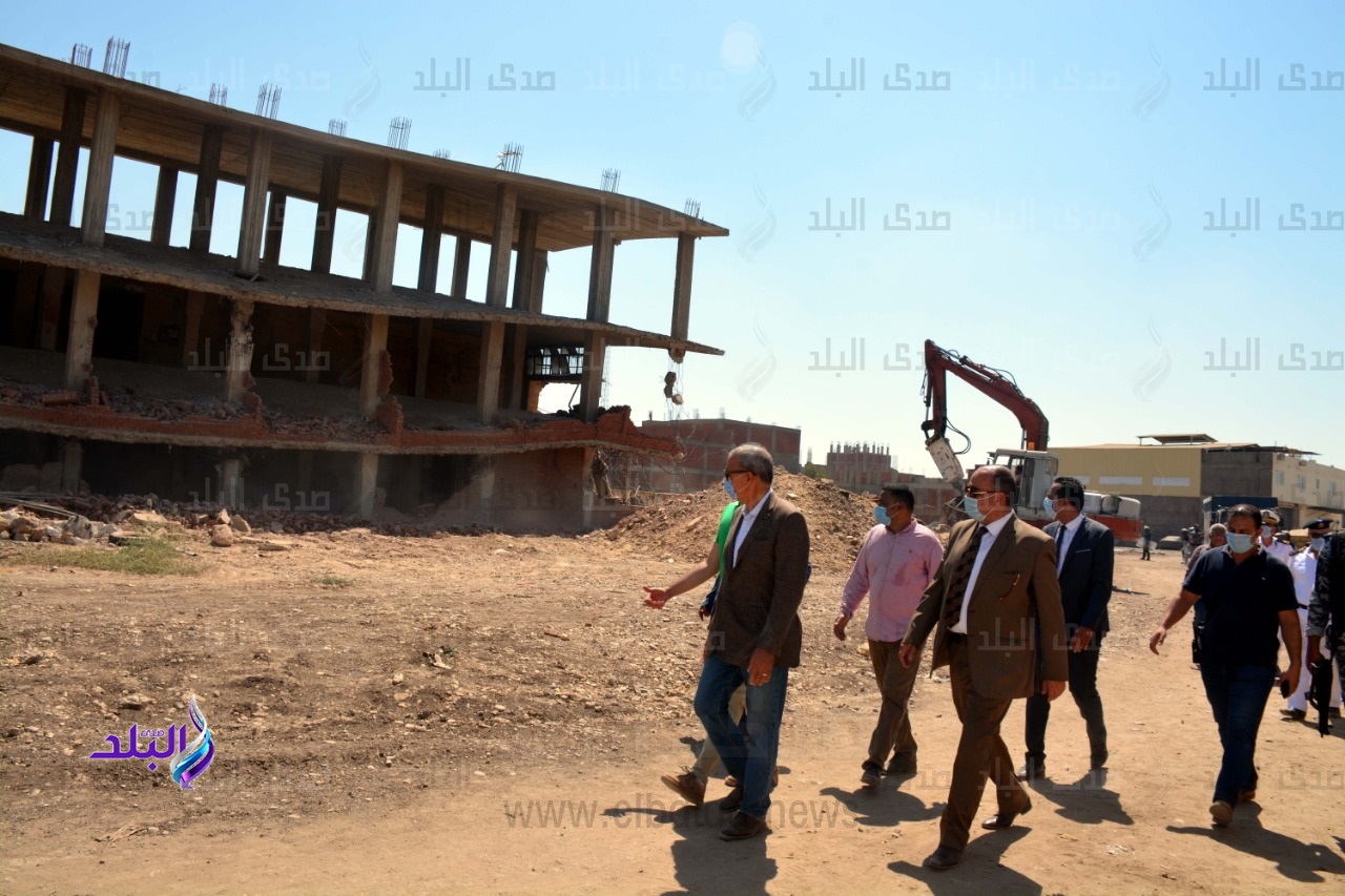 محافظ القليوبية يقود حملة ازالة مكبرة للمباني المخالفة