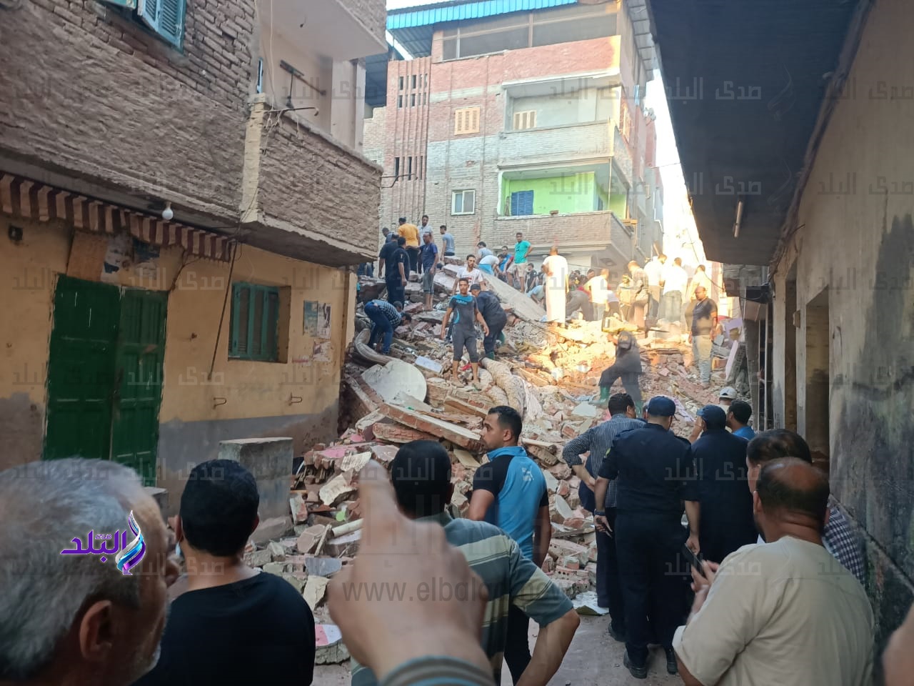 انهيار منزل مكون من ٤ طوابق بالغربية وأنباء عن سقوط ضحايا 