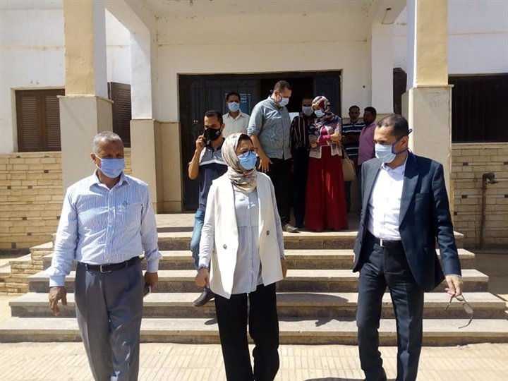 نائب محافظ الوادي الجديد تتفقد المقرات الانتخابية بالداخله  نائب محافظ الوادي الجديد تتفقد المقرات الانتخابية بالداخله