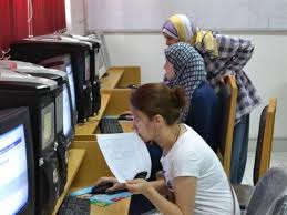 طلاب جامعات 