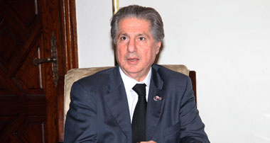  أمين الجميل