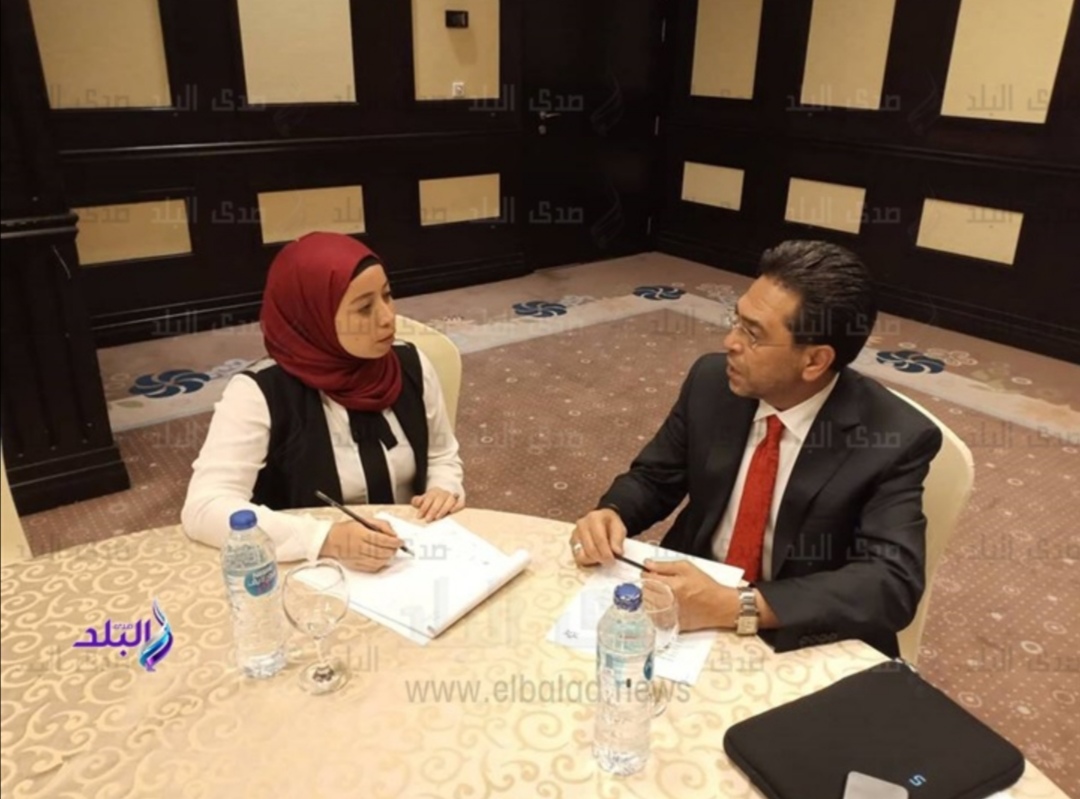 محمد البكري ومحررة صدى البلد 