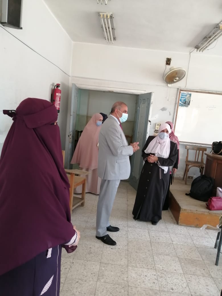 رئيس جامعة الأزهر خلال الجولة التفقدية 