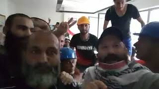 لحظة إقتحام مبني وزارة المهجرين