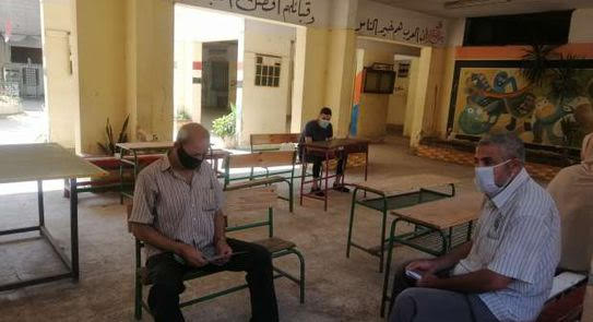 التزام الناخبين بارتداء الكمامات بشبرا