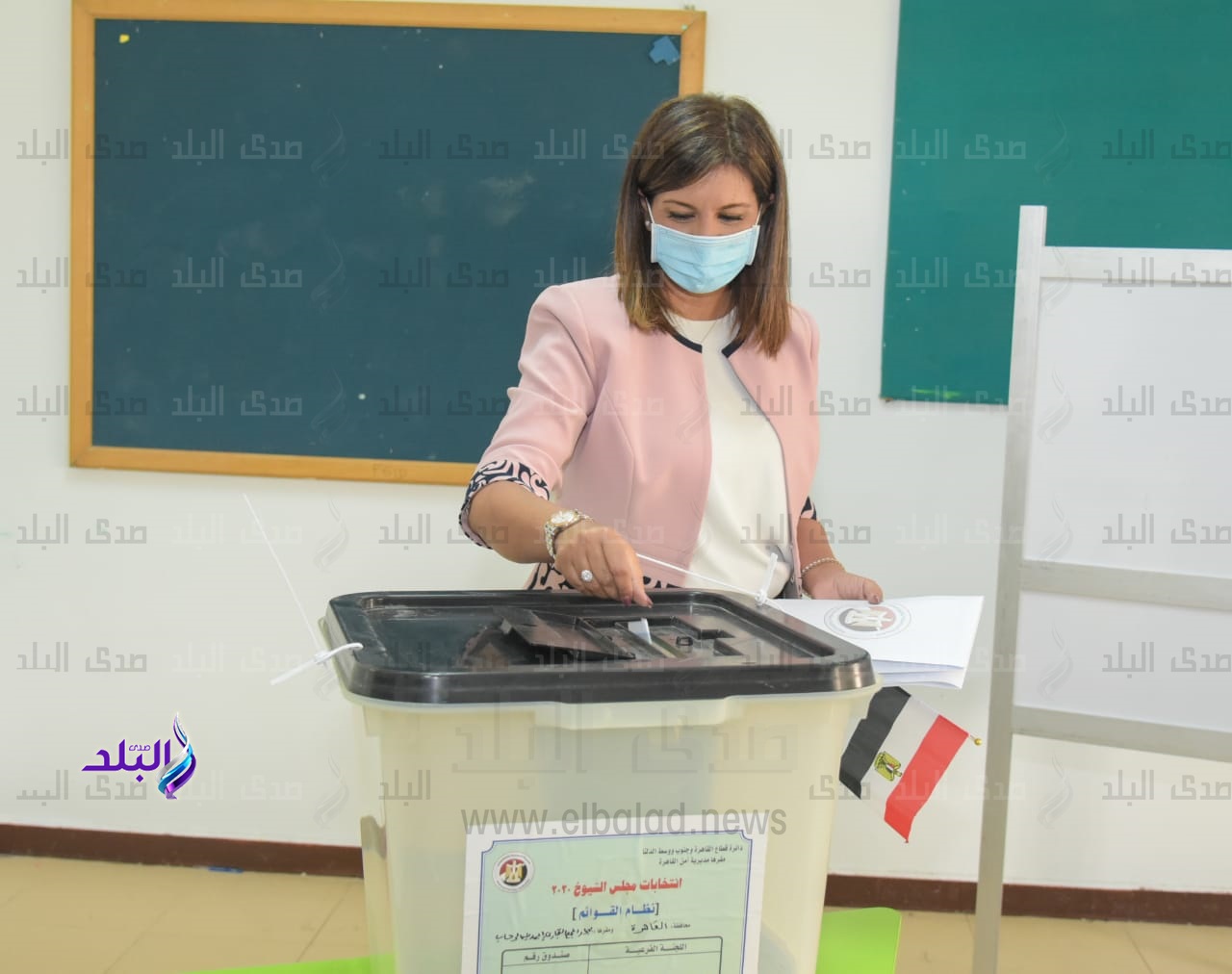 وزيرة الهجرة تدلي بصوتها في انتخابات الشيوخ بالرحاب