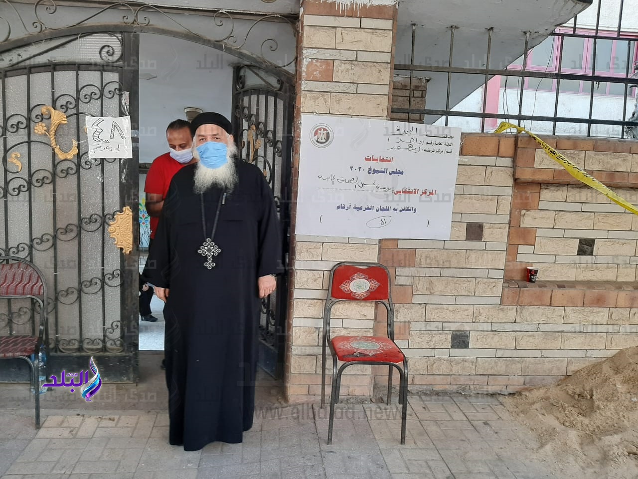 نائب الانبا باخوميوس يدلي بصوته في لجنة تحسين الصحة