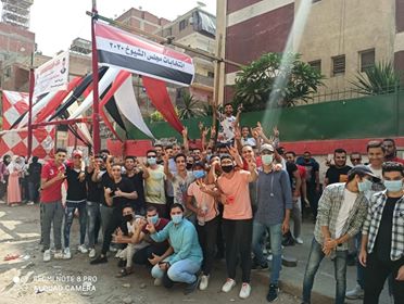 شباب عين شمس يحتفلون بالمشاركة أمام لجنة مدرسة الخنساء 