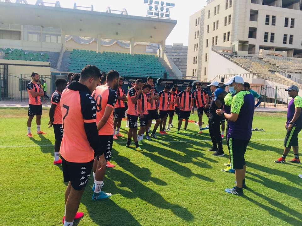 كشرى يجتمع بلاعبي أسوان لتصحيح المسار