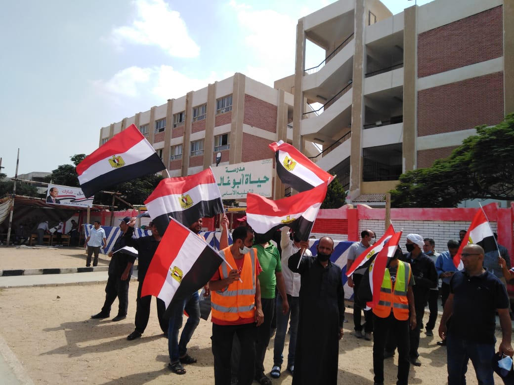 إقبال كثيف من الناخبين علي اللجان الانتخابية بالشرقية..فيديو
