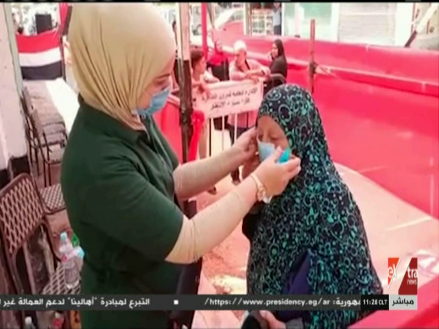 لقطات مؤثرة لكبار السن أمام اللجان الانتخابية