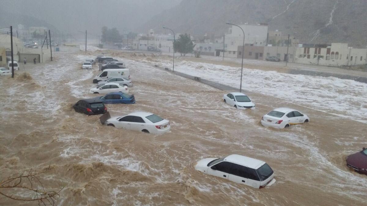 الأمطار والسيول تغرق اليمن