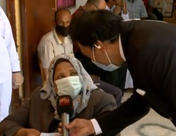 احدى الناخبات من كبار السن