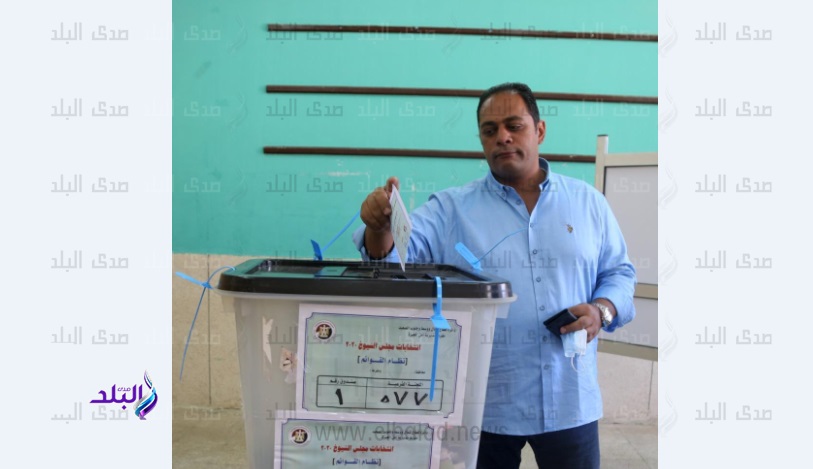 عمر المغاوري يدلي بصوته في انتخابات مجلس الشيوخ 
