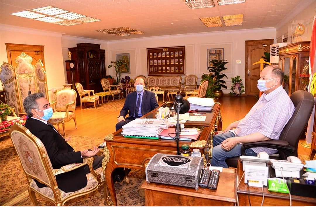 اجتماع مستثمرى اسيوط مع المحافظ اجتماع مستثمرى اسيوط مع المحافظ