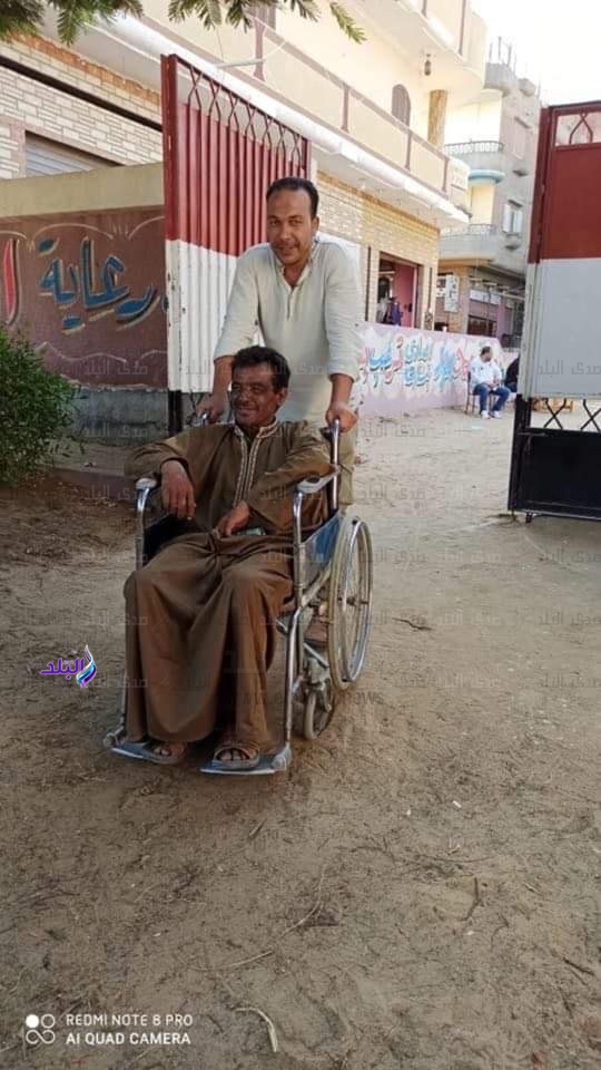 ناخب علي كرسي متحرك : لايمكننا أن نخذل مصر لو في آخر نفس