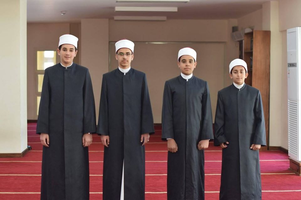 طلاب شعبة العلوم الإسلامية