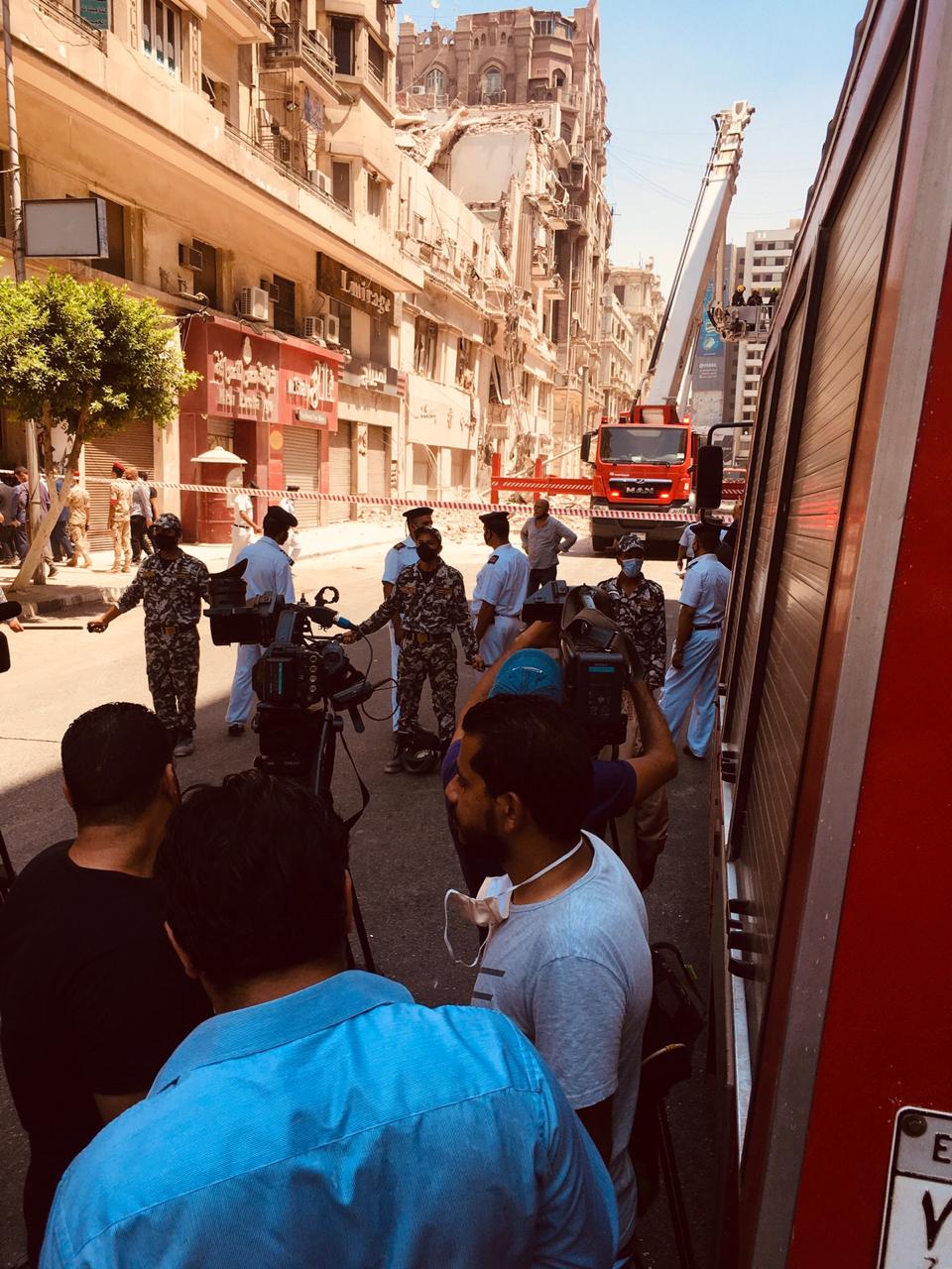 عقار قصر النيل المنهار
