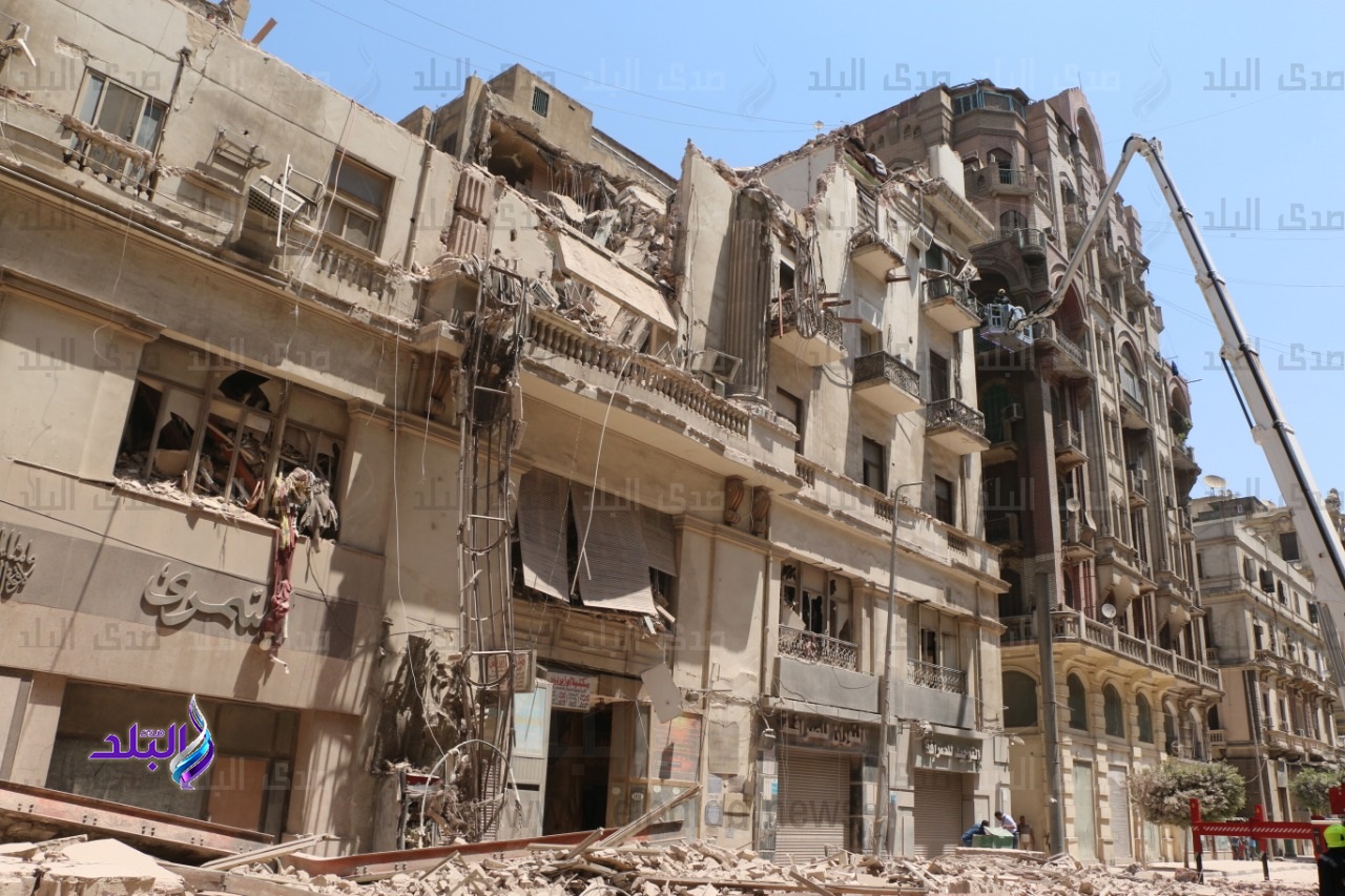 تسكين الاسرتين المتضررين من عقار قصر النيل المنهار بالاسمرات