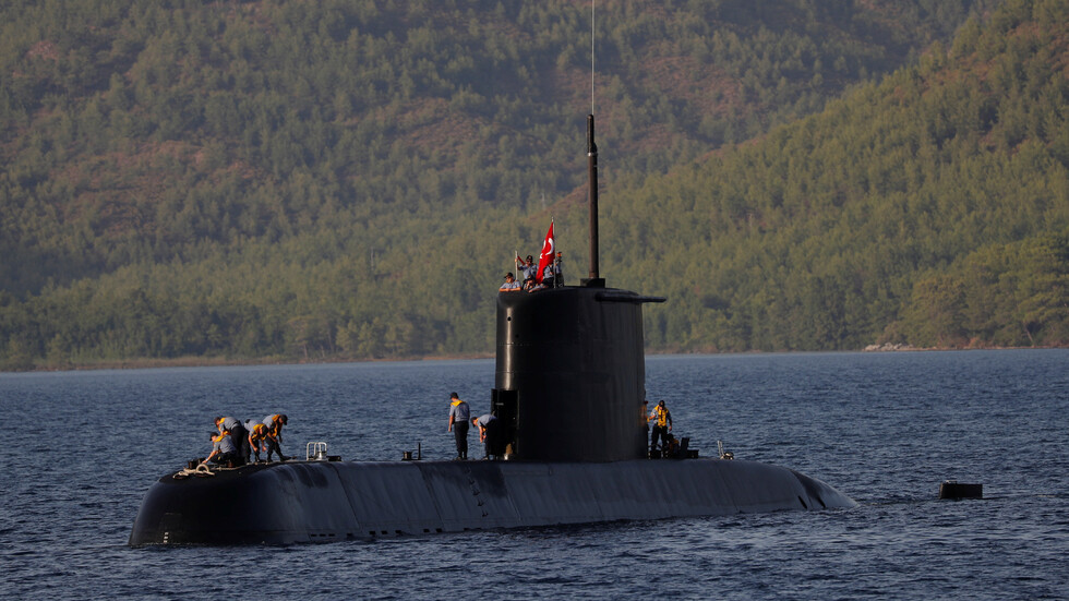 غواصة تركية