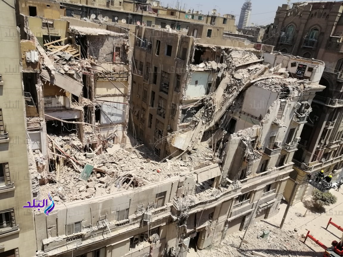 عقار قصر النيل المنهار