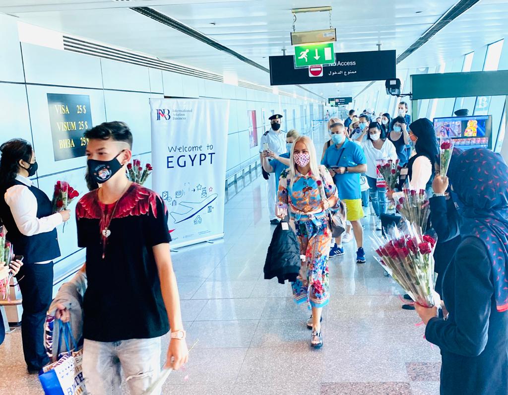 وصول أولى الرحلات 