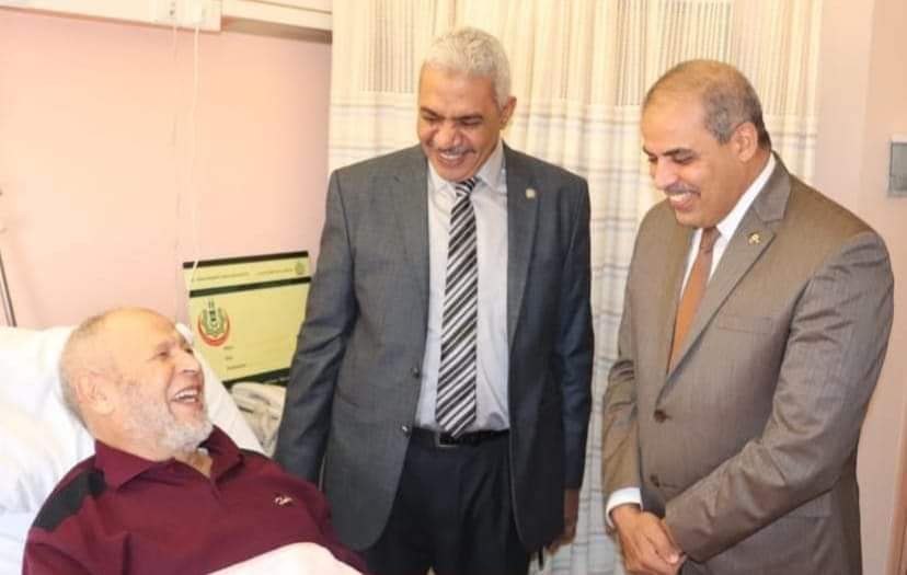 رئيس جامعة الأزهر يهنئ الدكتور عبد الشافي عبادة