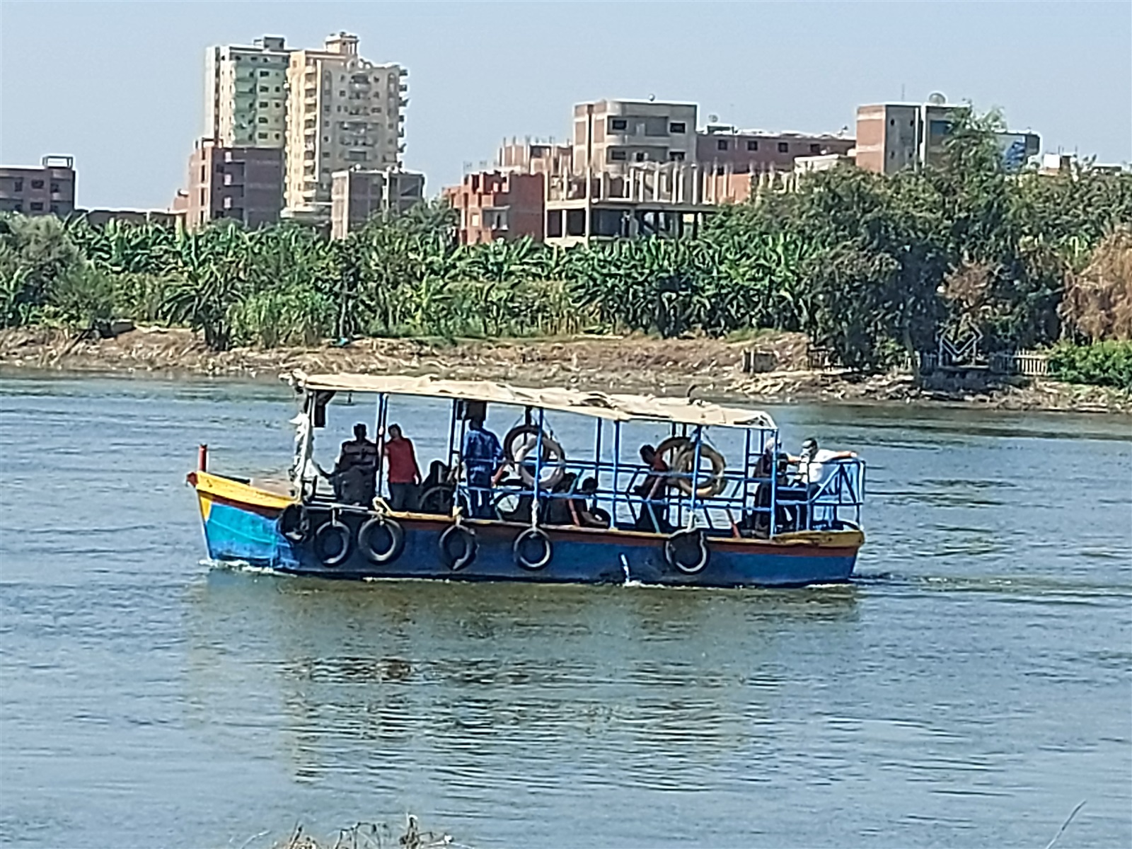 نعوش عائمة على المياه