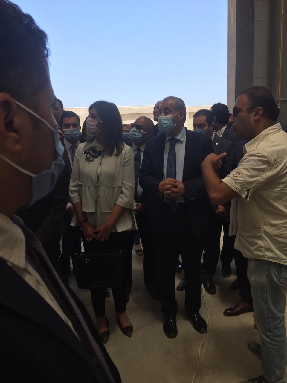 وزير التموين خلال زيارته لطنطا