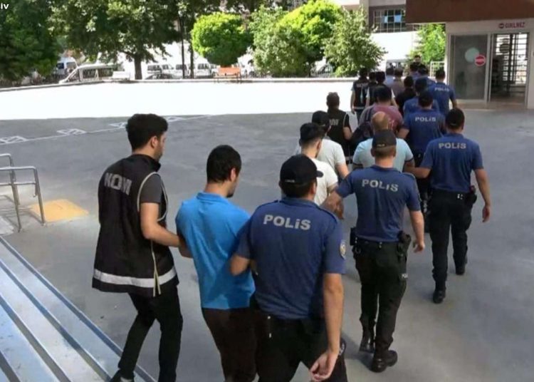 اعتقال عسكريون سابقين في سلاح الجو التركي