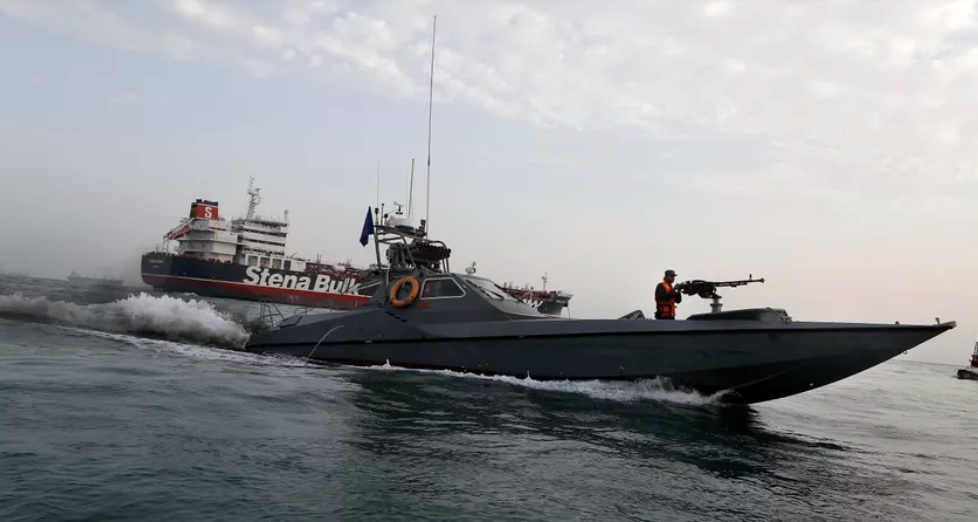 إيران تستدعي القائم بأعمال الإمارات في طهران بعد مقتل صيادين