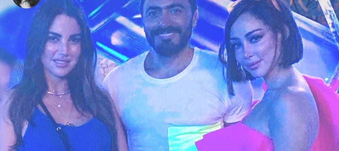 تامر حسني و زوجتة 