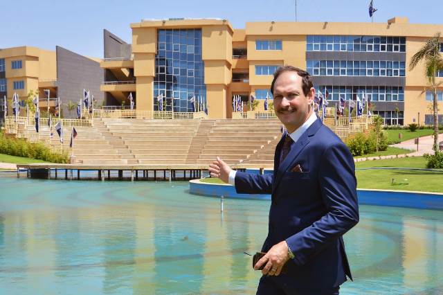  الدكتور أيمن الشيوى