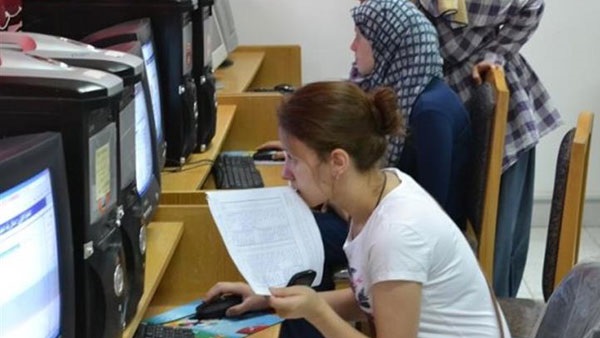 طلاب جامعات 