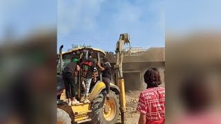 هدم مقار لأحزاب في العراق