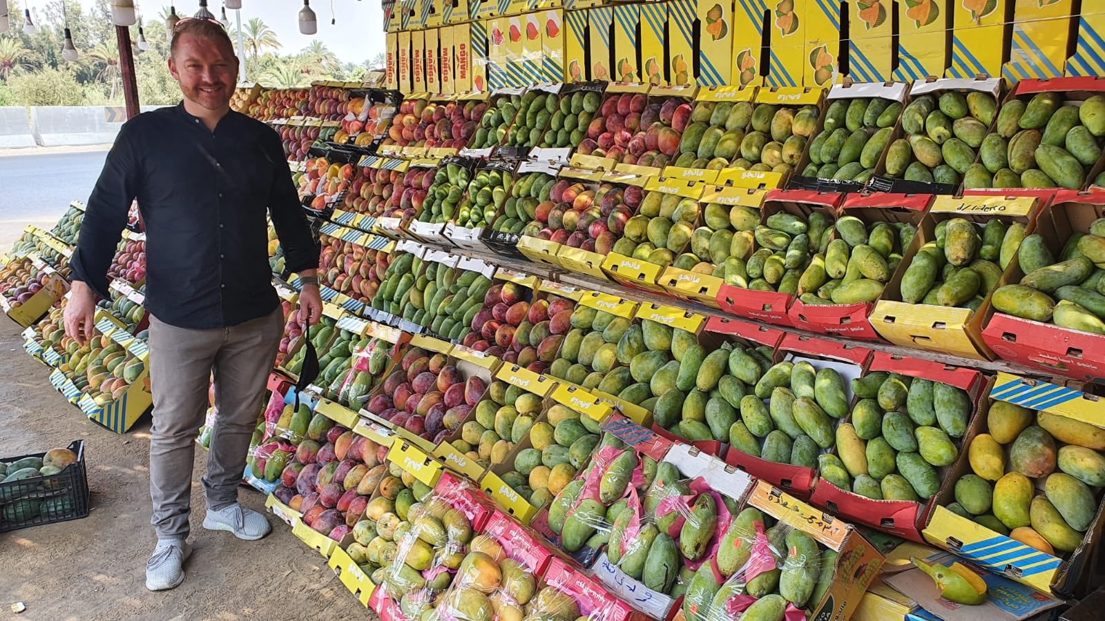 السفير خلال وجوده بالاسماعيلية