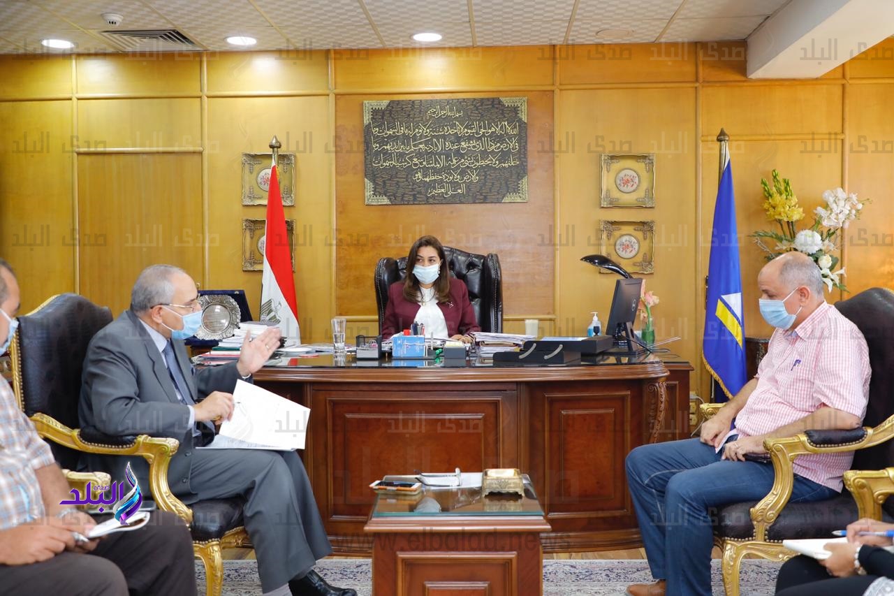 الدكتورة منال عوض محافظ دمياط