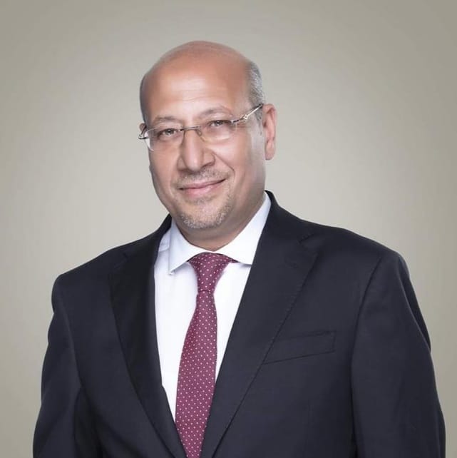 عمرو عكاشة عضو مجلس الشيوخ