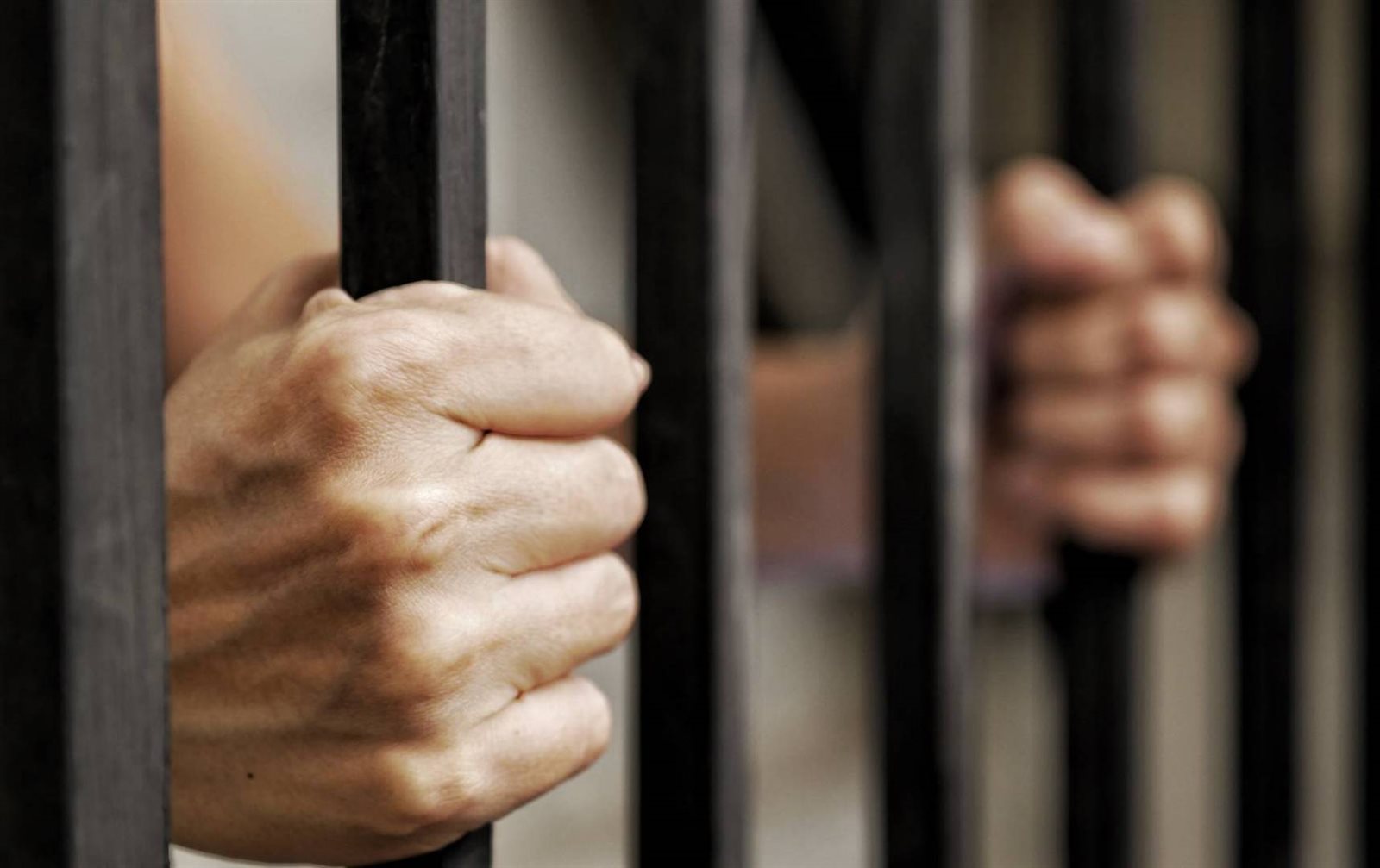 السجن 10 سنوات