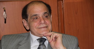 الدكتور صلاح فوزي استاذ القانون الدستوري الدكتور صلاح فوزي استاذ القانون الدستوري