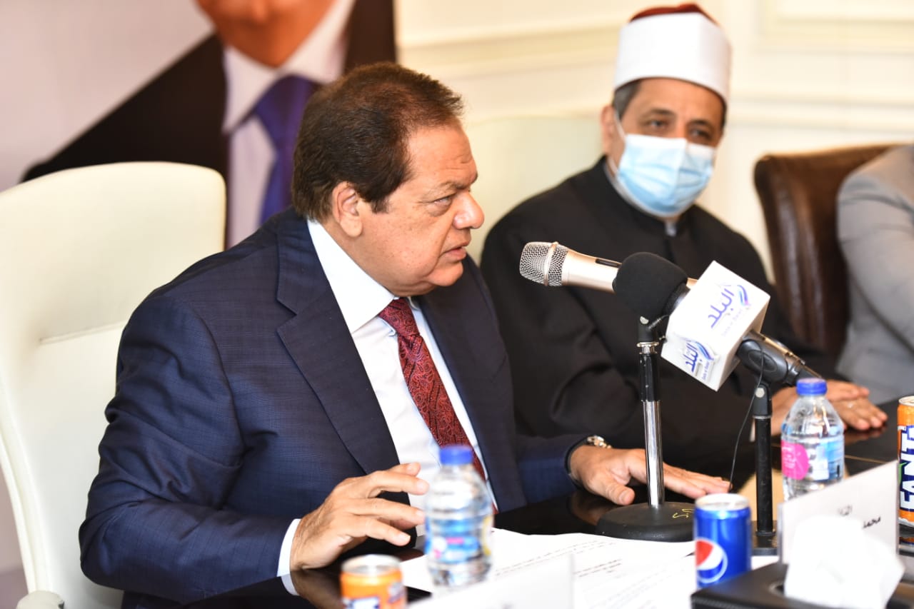 النائب محمد أبو العينين