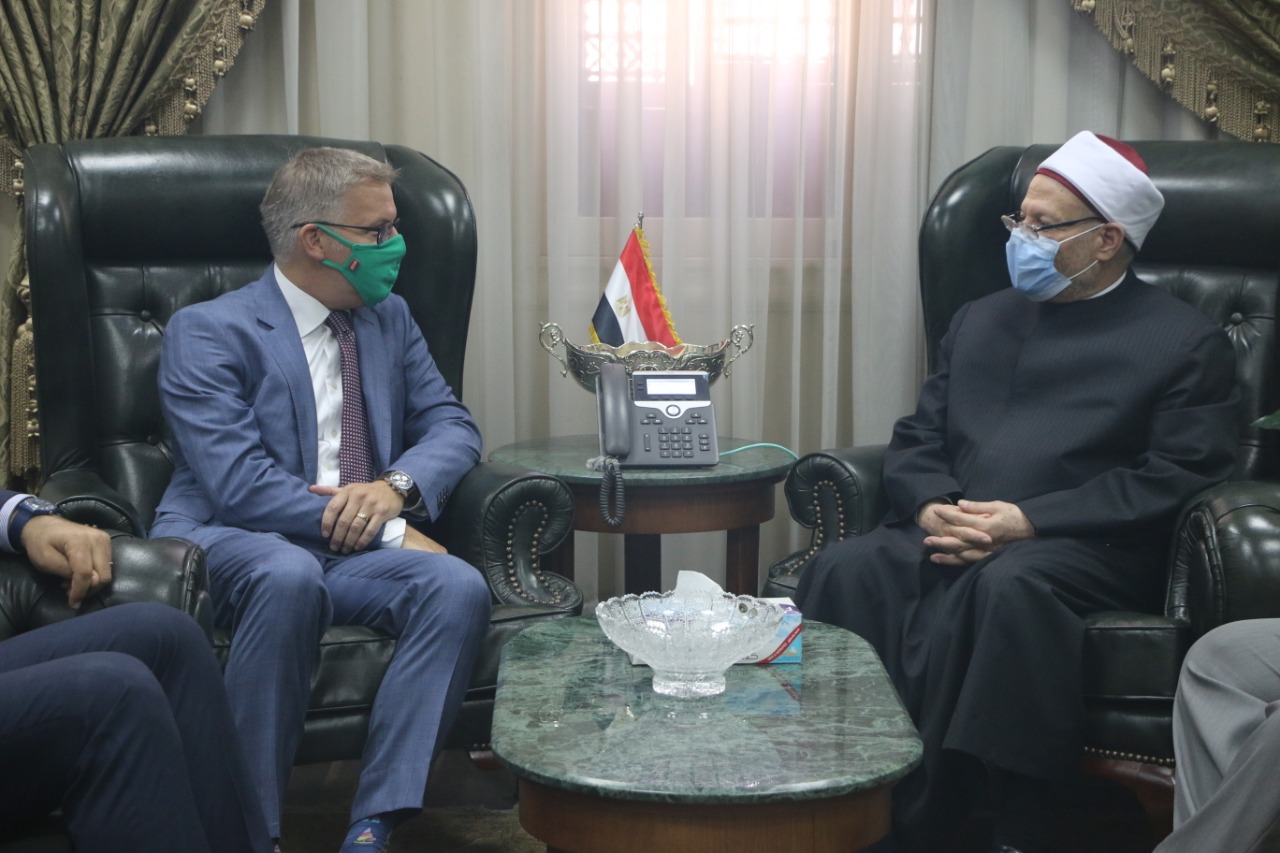 مفتي الجمهورية والسفير الكندي