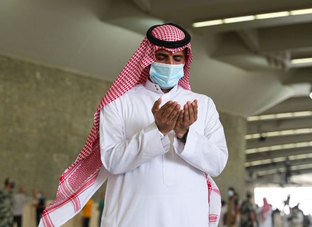 السعودية تسجل أقل من ألف إصابة يومية بـ كورونا