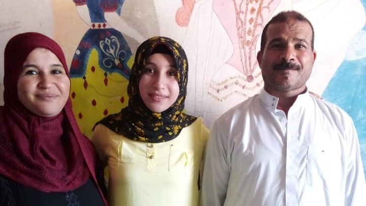 الطالبة ريهام وسط أسرتها 