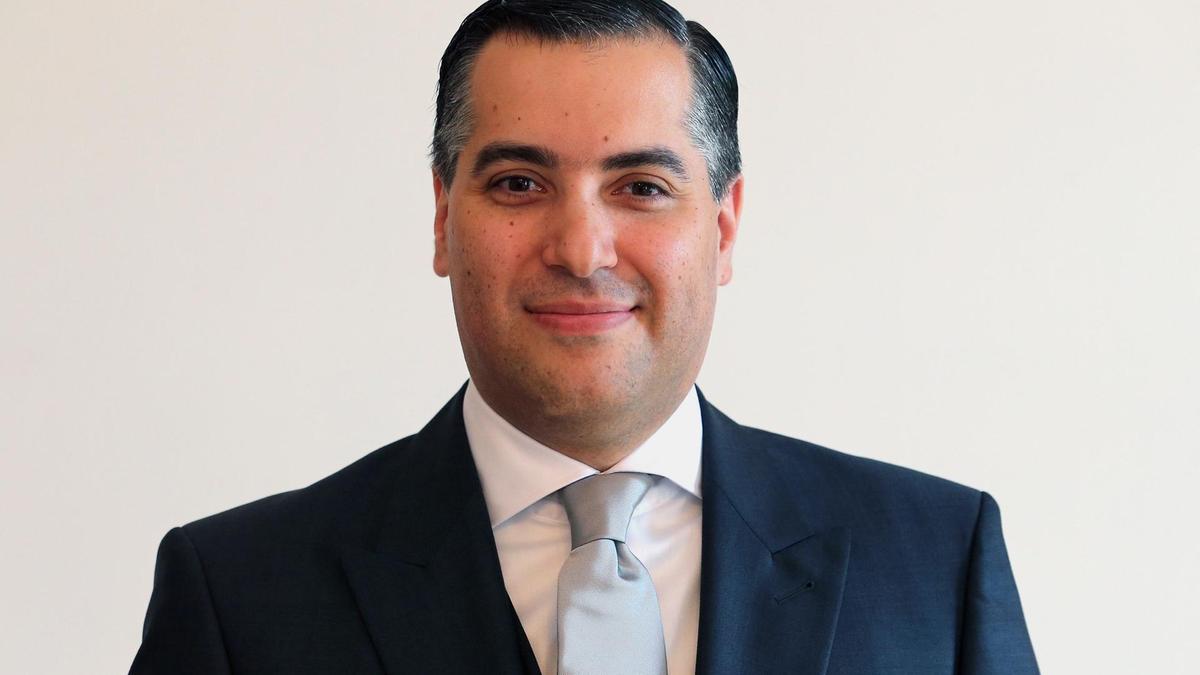 السفير مصطفى اديب