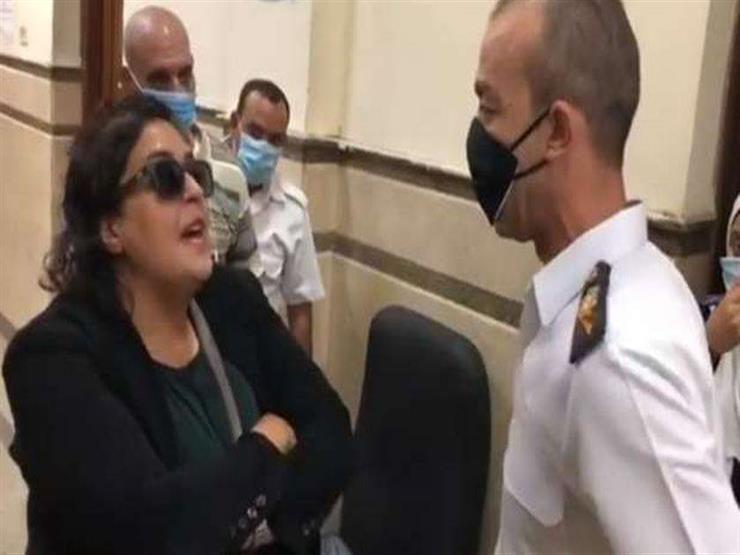 الضابط والمستشارة